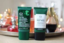 Tea tree oil memiliki aroma yang segar dan membangkitkan semangat. The Body Shop Tea Tree Pore Minimiser Nicolished