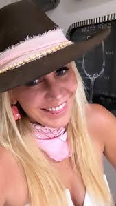 Handing out a business card as a realtor is like riding a bull—scary,  intense, and full of opportunities. You’ve got to hang