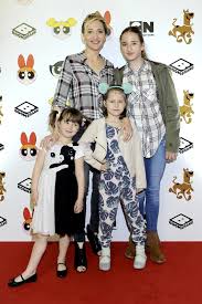 Olga borys holuje ogromnego karpia na zawodach aktorów. Gwiazdy Z Dziecmi Na Imprezie Cartoon Network I Boomerang Gwiazdy Newseria Lifestyle