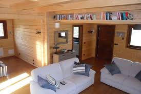 Casa in legno domus 70 prezzo sistema blockhaus. Case In Legno Tradizionali E Moderne Domus Trade