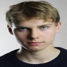 The Crown" Casting Of Prince William And Kate Middleton Is Here, And It's  Bloody Good