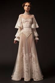 Le madri danno ai loro figlie molto, nei grandi giorni di vita, abbiamo bisogno per la madre della sposa ha scelto un abito si adatta madre. Haute Couture Tumblr Abiti Appariscenti Couture Abiti