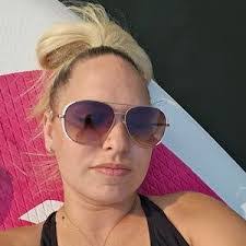 Jennifer Word's Instagram, Twitter & Facebook