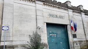 La Couronne 16 Il N Y Aura Pas De Nouvelle Prison