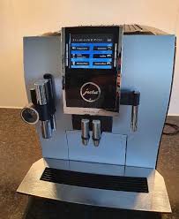 Factory certified refurbished jura impressa z9 one touch espresso machineall jura certified refurbished espresso machines are units that have been serviced directly at the north american jura service facility. Jura Z6 Vs Z9 The Z Range Comparison