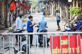 Ở phía nam tử cấm thành là hai cổng thành gần giống nhau, nằm dọc theo trục chính. Uwntq N Go9e2m