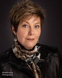 Lori Yancey's Instagram, Twitter & Facebook