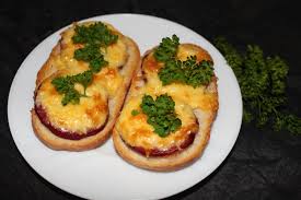 Balik dan telur atas dengan keju parut. Sandwich Dengan Sosej 6 Resipi