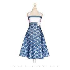 Brautmode ist genauso wie jede andere mode gewissen trends unterlegen. Brautkleid Weiss Blau Spitze Dunkelblau Punkte