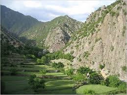 مرکز این ولایت شهر پارون است. Ù…Ø­Ø§ÙØ¸Ø© Ù†ÙˆØ±Ø³ØªØ§Ù† Nuristan Province Ø§Ù„Ù…Ø¹Ø±ÙØ©