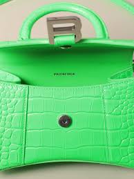 Pixiv is an illustration community service where you can post and enjoy creative work. Balenciaga Hourglass Top Handle Xs é³„é±¼çš®å°èŠ±çš®é©æ‰‹è¢‹ æ–œæŒŽåŒ…balenciaga å¥³å£«ç»¿è‰² æ–œæŒŽåŒ…balenciaga 592833 1lr6y Giglio Cn