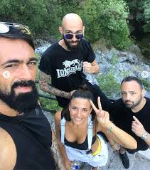 Αυτό το διάστημα κυκλοφόρησε το νέο της single «από 'δω και πέρα», που το υπογράφει στιχουργικά ο θάνος παπανικολάου και συνθετικά ο θέμης. Ntoyeto Sth Zwh Bo Kai Katerina Liolioy Espresso