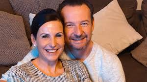 Linda zervakis, 45, hört als sprecherin der »tagesschau« auf, wie der ndr bestätigt. Mit Mann Und Baby Sabrina Mockenhaupt Teilt Geburtstagsfoto Promiflash De