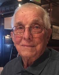 Robert Shott's Instagram, Twitter & Facebook