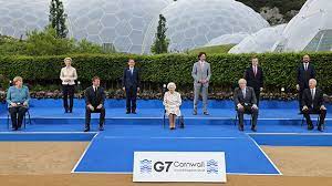 Born 8 october 1958) is a german politician and physician who has been president of the european commission. Queen Scherzt Beim G7 Familienfoto Oe3 Orf At