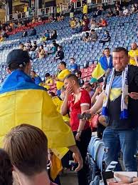В матче 1/8 финала чемпионата европы сборная украины в дополнительное время обыграла команду швеции (2:1). 2oqgxdqdjk6jkm