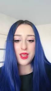 18岁娇小俄罗斯女孩享受男友巨屌