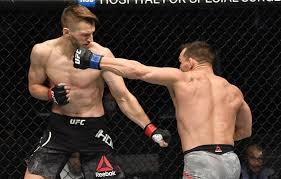 Chandler connected with a big left hand, which forced oliveira to shoot for a takedown, but the michael, you're a great champion, but today was my day. Ufc 257 Michael Chandler Tkos Dan Hooker In First Round Calls Out Khabib Nurmagomedov South China Morning Post