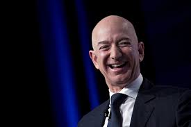 Mathias döpfner, the ceo of business insider's parent company, axel springer, recently sat down with amazon ceo jeff bezos to talk about the early days of. Jeff Bezos Hat Geld Verdienen Durchgespielt So Spottelt Das Netz Uber Den Rucktritt Des Amazon Grunders Amazon Watchblog De