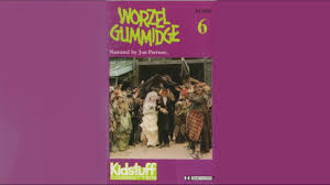 The programme starred jon pertwee as the titular scarecrow and una stubbs as aunt sally. Worzel Gummidge Worzel S Wedding Narrated By Jon Pertwee Youtube