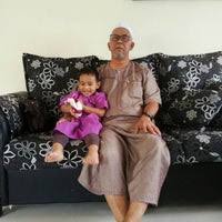 Kita tahu bahwa abu bakar adalah sahabat pertama yang memeluk selama menjadi khalifah, tercatat abu bakar memiliki beberapa kebijakan yang menarik, di antaranya kebijakan beliau untuk melakukan perang. Masjid Kg Dato Abu Bakar Baginda Moschee In Putrajaya