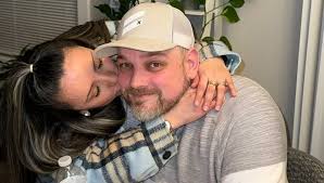 Can't believe he's gone': 39-year-old Oregon dad dies mid-flight from  Bolivia