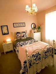 This theme pays homage to the café culture of the parisians. French Themed Girls Bedrooms Paris Themed Bedroom Bedroom Themes Kids Bedroom Remodel