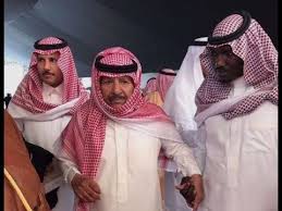 تكريم الشاعر اللواء متقاعد خلف بن هذال العتيبي في ختام مهرجان الملك عبدالعزيز للإبل Youtube