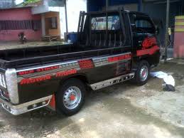 Kumpulan pick up modifikasi yang mengikuti acara kontes pick up modifikasi sedang loading parkir ditempat yang telah. 5 Tips Modifikasi Mobil Pick Up Agar Terlihat Lebih Keren