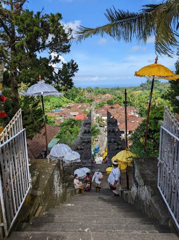 Pura Puncak Bukit Langkihan