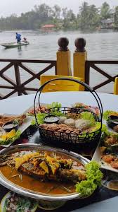 Restoran D’Terapung 7 Pantai Sri Tujuh