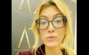 Annalisa chirico, classe 1986 originaria di cisternino in puglia è una giornalista esperta di politica e la sua vita privata. Anche Annalisa Chirico Fa A Pezzi Con Garbo Le Misure Del Governo Il Tempo