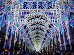 Best Holiday Light Displays Around The World Kobe Japan Holiday Lights Display Holiday Lights Decorating With Christmas Lights