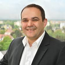 Ausbildung und Karriere