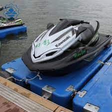 If you buy a new jet ski, you'll need a place to store these floating docks are very common at jet ski rentals locations and you see them in more and more marinas as well. China Modular Ship Jet Ski Floating Dock China Pontoon Boat Lift Plastic Dock