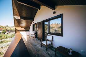 Am luat masa si am pornit pe drumurile acestea de munte la pas, sa dam burta. Casa De La Munte MÄƒnÄƒstirea Humorului Updated 2021 Prices