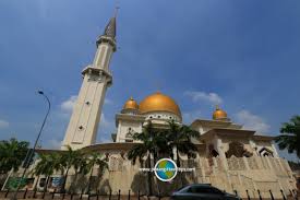 Also called the klang royal town mosque, it was completed in 2009 at a cost of rm24.3 million, to replace an older mosque of the same name that was occupying the site. Masjid Bandar Diraja Klang Utara Klang