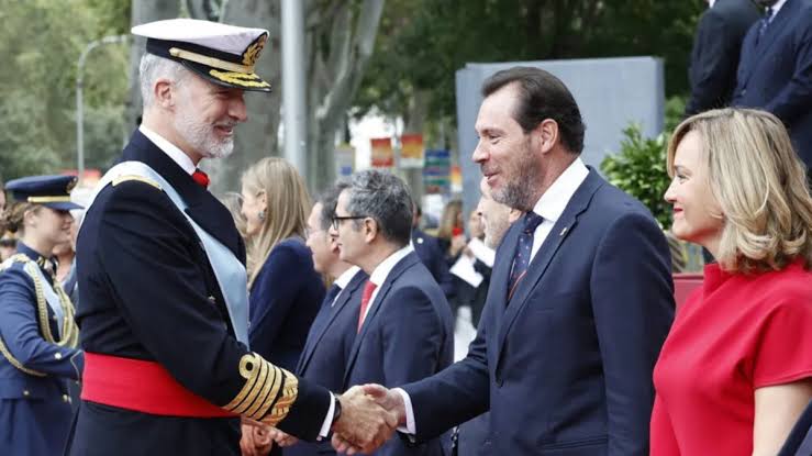 Puente insiste en criticar al Rey: «Es un símbolo y no es inocuo junto a