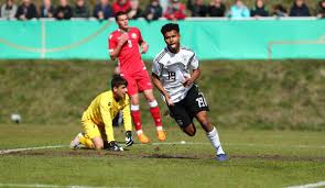 Check spelling or type a new query. Red Bull Salzburg Befordert Riesentalent Karim Adeyemi In Die Kampfmannschaft