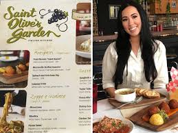 How long does olive garden serve lunch. Photos A Chicago Restaurant Dressed Up As Olive Garden For Halloween