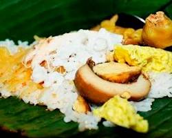 Gambar Nasi Liwet Bu Wongso Lemu served on a banana leaf