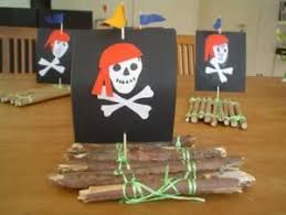 Piratenfloss Natur Basteln Meine Enkel Und Ich Bastelideen Kinder Kindergeburtstag Piraten Piraten Kinder Kindergeburtstag Basteln