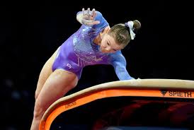 Explaining her age, jade's current age is 21 years in 2021. Jade Carey Of Phoenix Wins Vaulting Silver Medal At World Gymnastics
