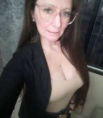 👤 (𝟭) 𝗘𝗺𝗽𝗲𝘇𝗼́ 𝗮 𝘀𝗲𝗴𝘂𝗶𝗿𝘁𝗲 🟢 𝗘𝗻 𝗹𝗶́𝗻𝗲𝗮 Hola. ¿Cómo  estás? 🥰. ¿De dónde eres?