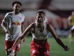 Bragantino marca no fim, vence o Atl&Atilde;&copy;tico-GO e dispara na lideran&Atilde;&sect;a -  28/06/2021 - UOL Esporte