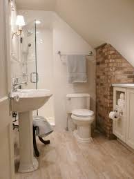 Utilising innovative small ensuite ideas can transform a cramped, awkward space into a relaxing bathroom design. Gjmfidndw6rmwm