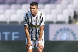 Calciomercato roma, mourinho ha scelto l'attaccante: Juventus Addio Ronaldo Ingaggio Ridotto E Nuova Squadra