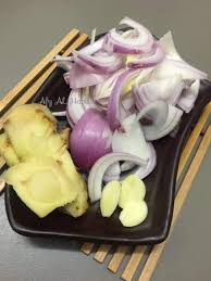 Sarimi gulai ayam merupakan jenis mie instan yang disajikan dengan sup atau kuah dan diaduk dengan baik bersama bumbu dan minyak sayur serta rempah kari. Wanita Ini Bongkar Resepi Nasi Berlauk Gulai Kuning Ikan Ayo Macam Di Kelantan Daily Makan