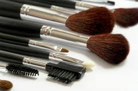 Tina brush, tina richie, tina h. Makeup Brushes 101 Celeb Makeup Artist Tina Turnbow Teaches Us About The Only Tools We Need Stylecaster