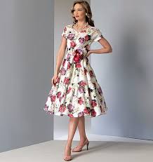 Mit einem vintage brautkleid stichst du garantiert aus der masse hervor. Vogue Schnittmuster Vintage Retro Maschinensticken Nahen Schnittmuster Silkes Naehshop De